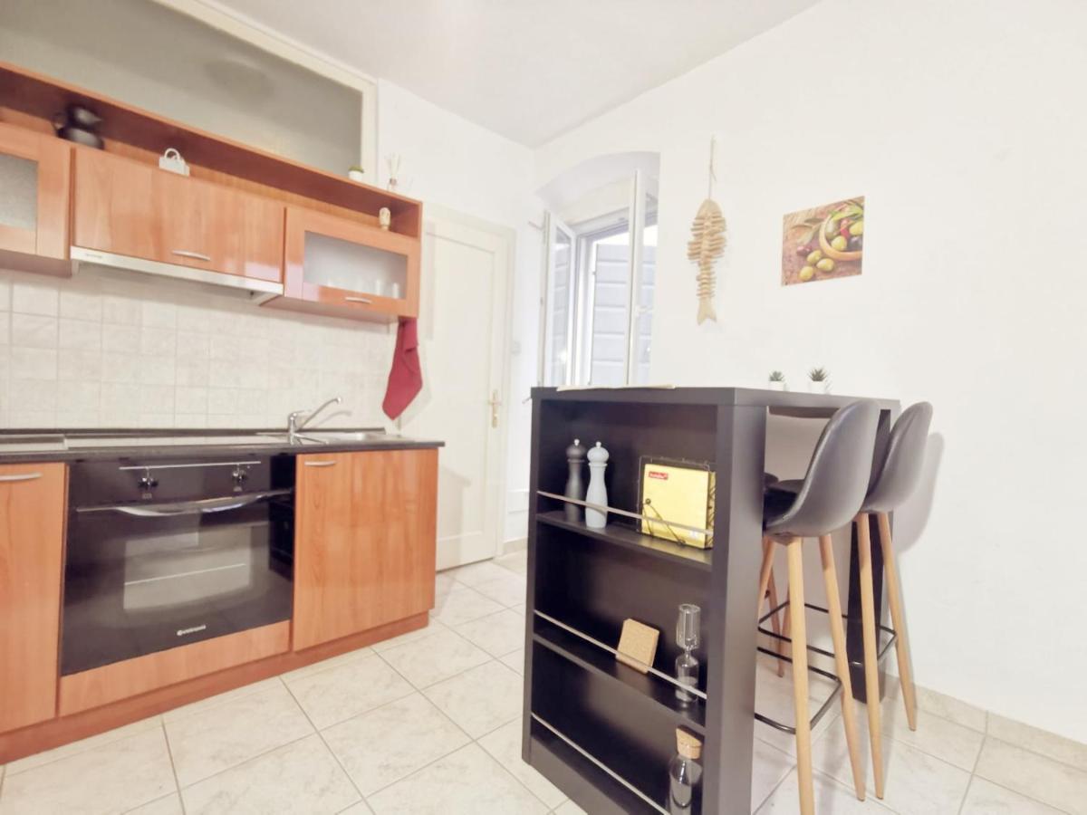ספליט One Bedroom Apartment In The Old Town מראה חיצוני תמונה