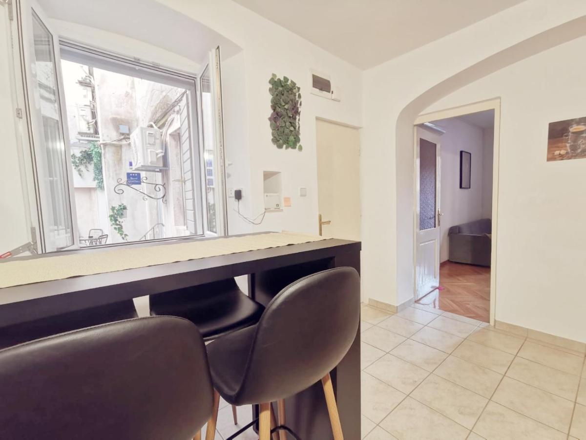 ספליט One Bedroom Apartment In The Old Town מראה חיצוני תמונה